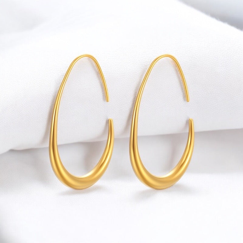 Boucle d'oreille créole élégante